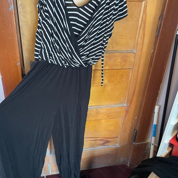 Gibson Latimer Jumpsuit, Black, Medium - Picture 2 of 3